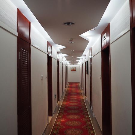 Soluxe Club International Hotel Nairobi Exterior photo